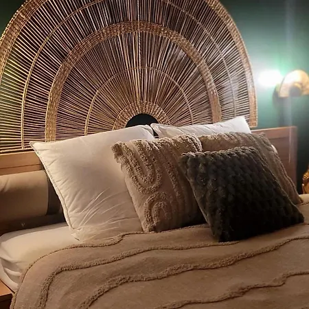 Nid D Indonezen Balneo & Table De Massage * Saint-Nicolas-de-la-Grave