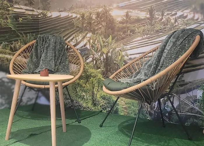 بيت للعطل Nid D Indonezen Balneo & Table De Massage