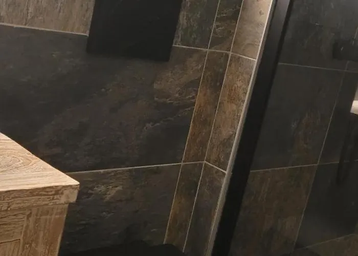 Nid D Indonezen Balneo & Table De Massage