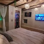 Nid D Indonezen Balneo & Table De Massage