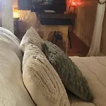 Vakantiehuis Nid D Indonezen Balneo & Table De Massage *