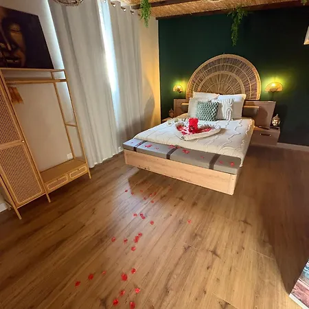 Nid D Indonezen Balneo & Table De Massage Saint-Nicolas-de-la-Grave