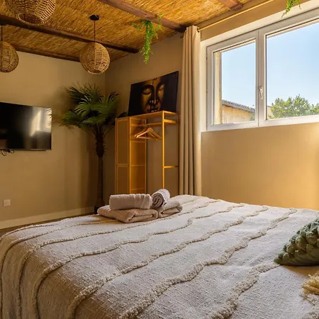 Nid D Indonezen Balneo & Table De Massage Сasa de vacaciones *
