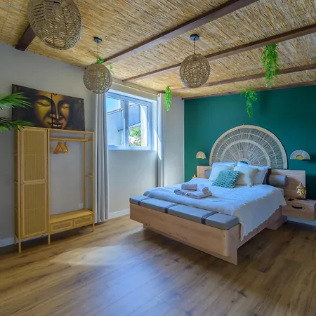 Nid D Indonezen Balneo & Table De Massage Сasa de vacaciones *