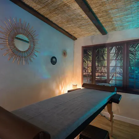 Nid D Indonezen Balneo & Table De Massage *