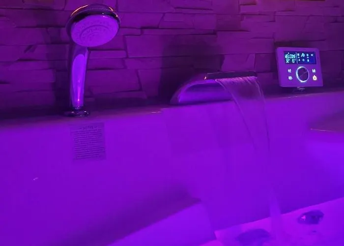 Nid D Indonezen Balneo & Table De Massage Dom wakacyjny *